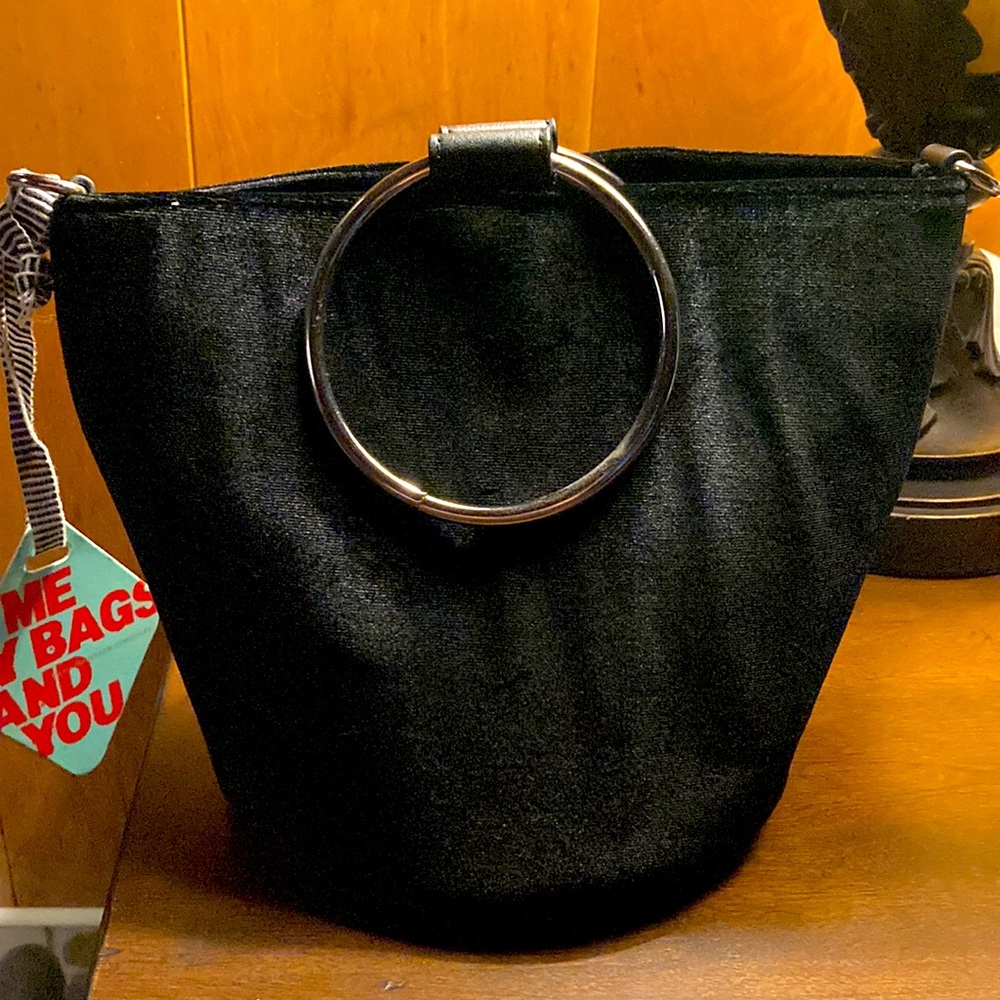 NWT Colab Christopher Kon Black Velvet Circle Handbag Crossbody Bucket Bag Purse
